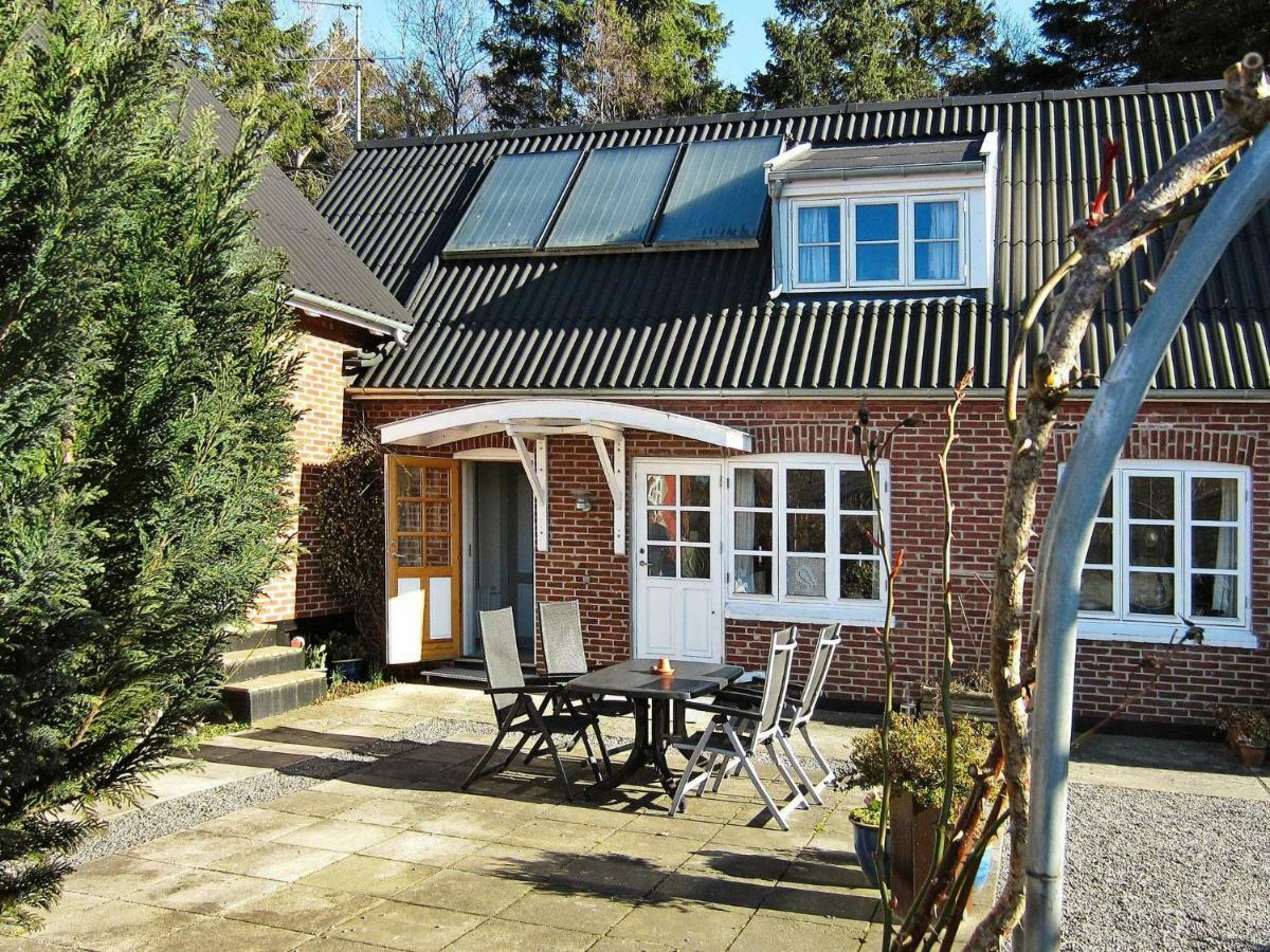 4 Person Holiday Home In Nex Langedeby Екстер'єр фото